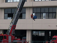 消防士さんの訓練風景
