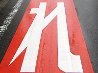 止まれ道路標識