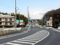 新しい岩崎橋の西