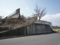 中途半端な陸橋