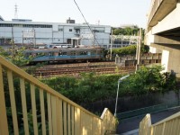 電車と併走する歩道