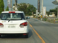 違法な車が走ってる！