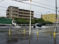 水浸しの道路があるよ