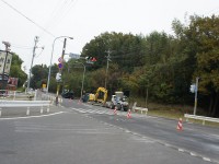 米野木駅南の交差点の舗装