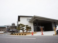 岩崎公民館と岩崎城