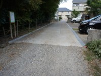 そんなとこに道が