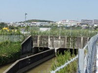 153号線をくぐる愛知用水