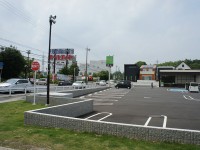 温泉の前にスーパできてる