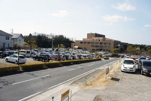 駐車場もいっぱい