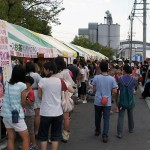 にっしん夢まつり、日進市役所横の駐車場入り口の様子