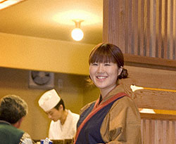 [求人]日進邸---フロアースタッフ、厨房スタッフ募集。初心者歓迎(※実在しない店舗です)